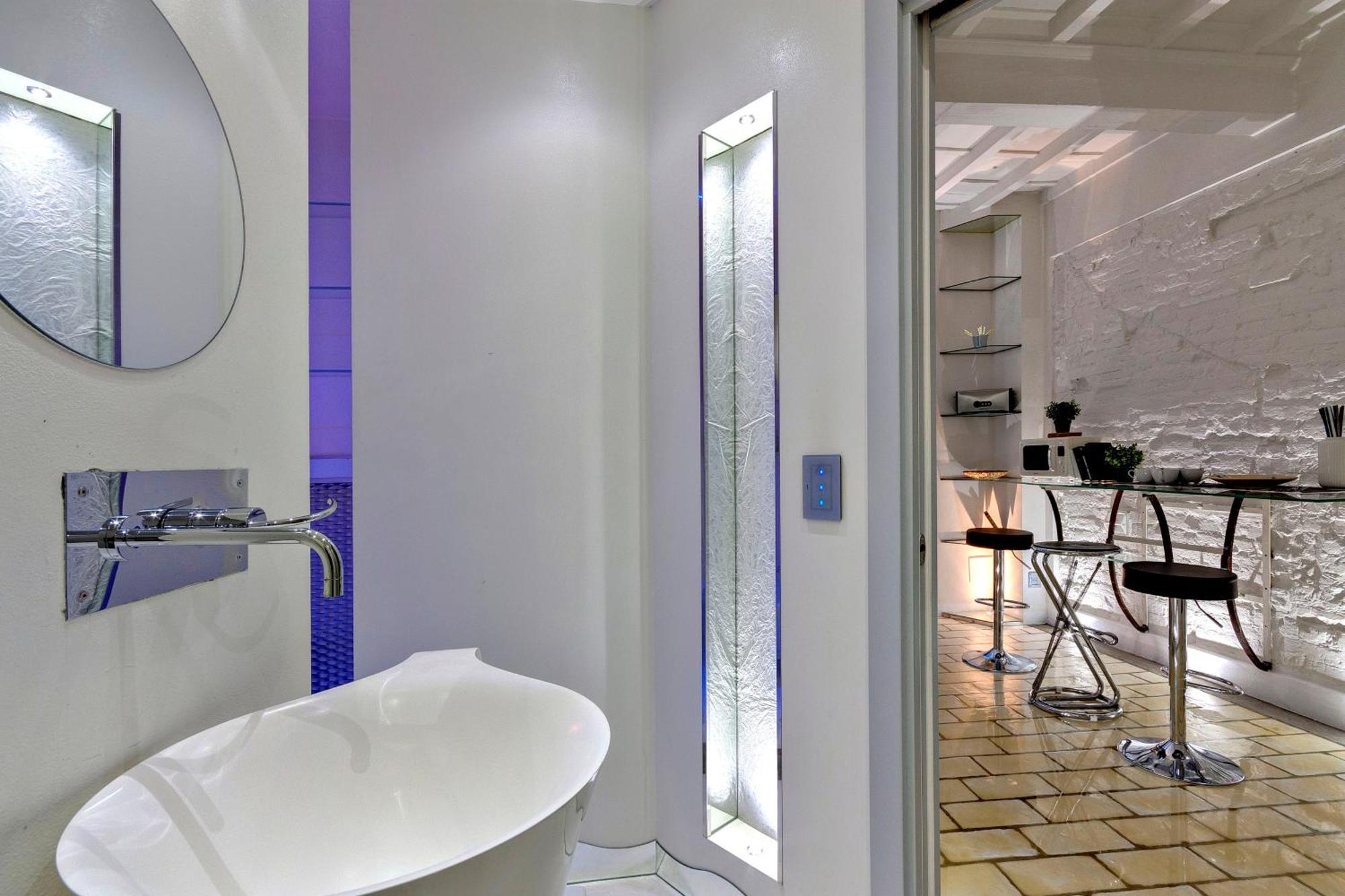 Victor Apartment By Mamo Florence Luaran gambar